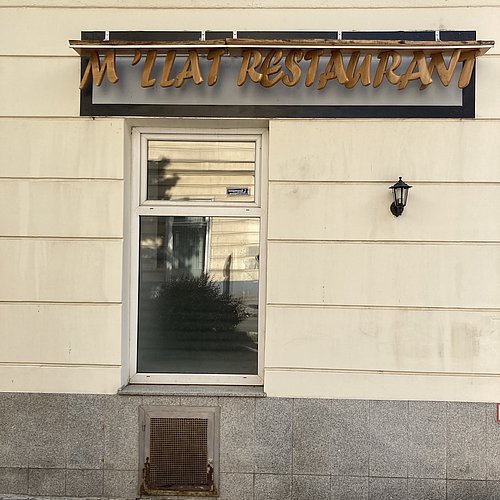 Wooden forte for „M’llat Restaurant“